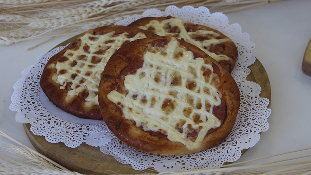 Пицца с ветчиной